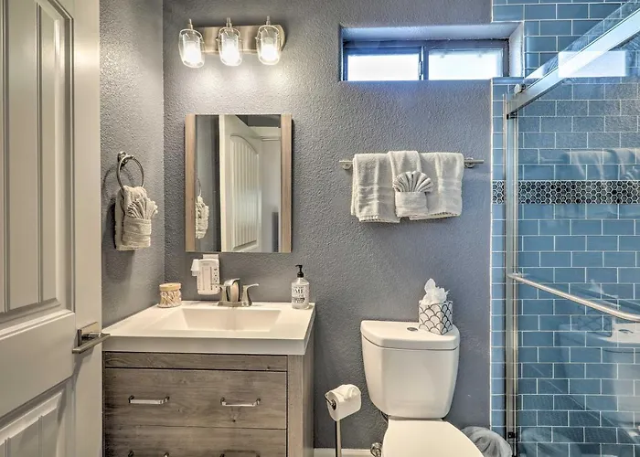 Holiday home Pet-friendly Escape W/ Fenced-in Yard!