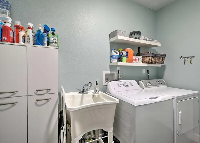 Holiday home Pet-friendly Escape W/ Fenced-in Yard! Flagstaff