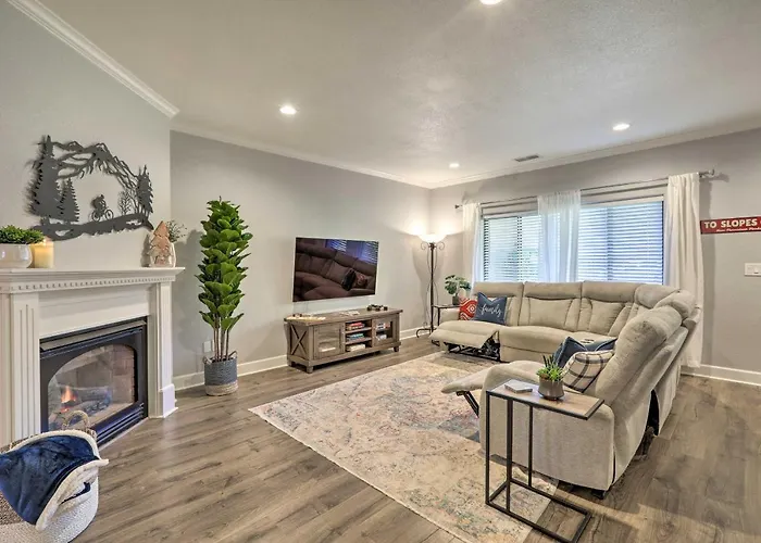 Pet-friendly Escape W/ Fenced-in Yard! *
