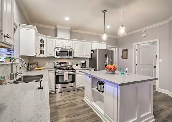 Pet-friendly Escape W/ Fenced-in Yard!