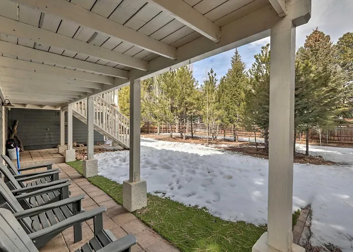 Pet-friendly Escape W/ Fenced-in Yard! Holiday home