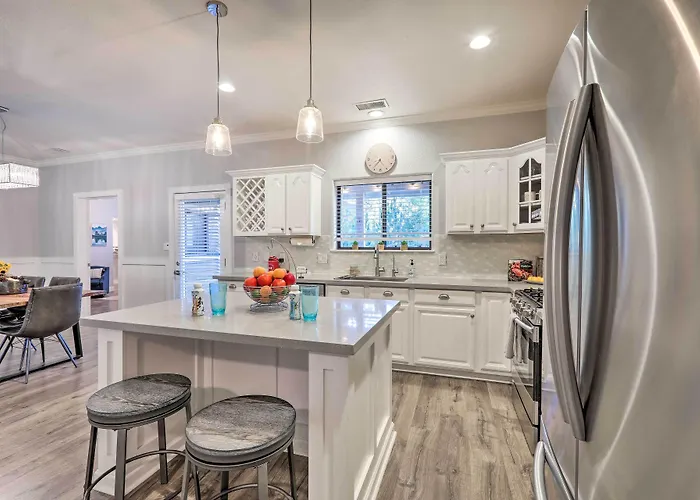 Holiday home Pet-friendly Escape W/ Fenced-in Yard! *