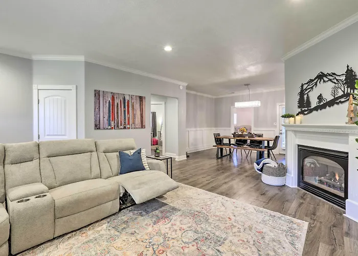 Pet-friendly Escape W/ Fenced-in Yard! Hébergement de vacances